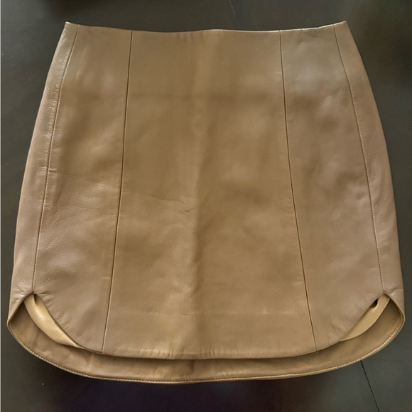 Designer “The Sei” 100% Lambskin Baseball Hem Mini Skirt, Size 2. - Picture 4 of 16